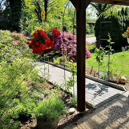 Kuenstler Ferienwohnung 3 Zimmer Kueche Bad Zentrale Lage Wulsbuttel ภายนอก รูปภาพ