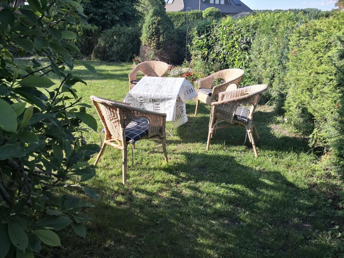 Kuenstler Ferienwohnung 3 Zimmer Kueche Bad Zentrale Lage Wulsbuttel ภายนอก รูปภาพ