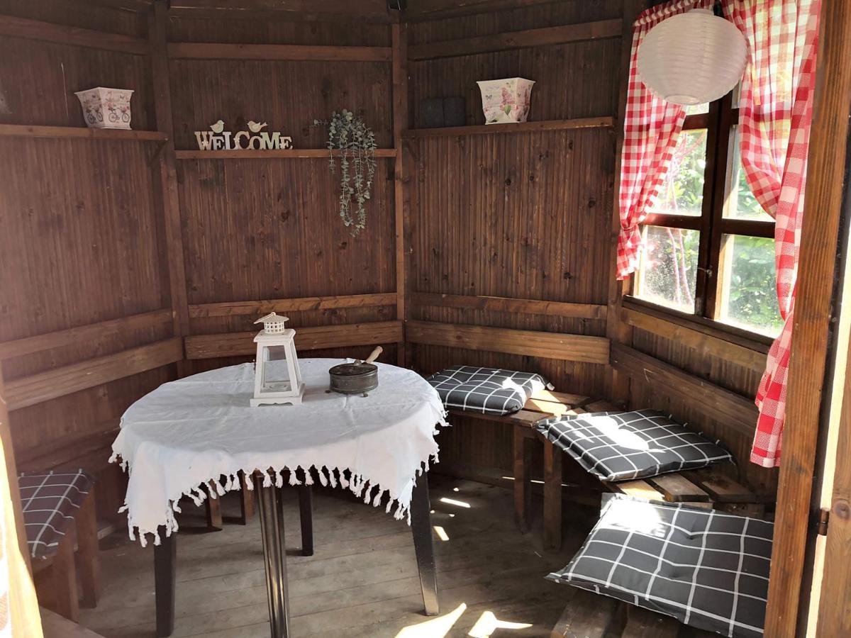 Kuenstler Ferienwohnung 3 Zimmer Kueche Bad Zentrale Lage Wulsbuttel ภายนอก รูปภาพ