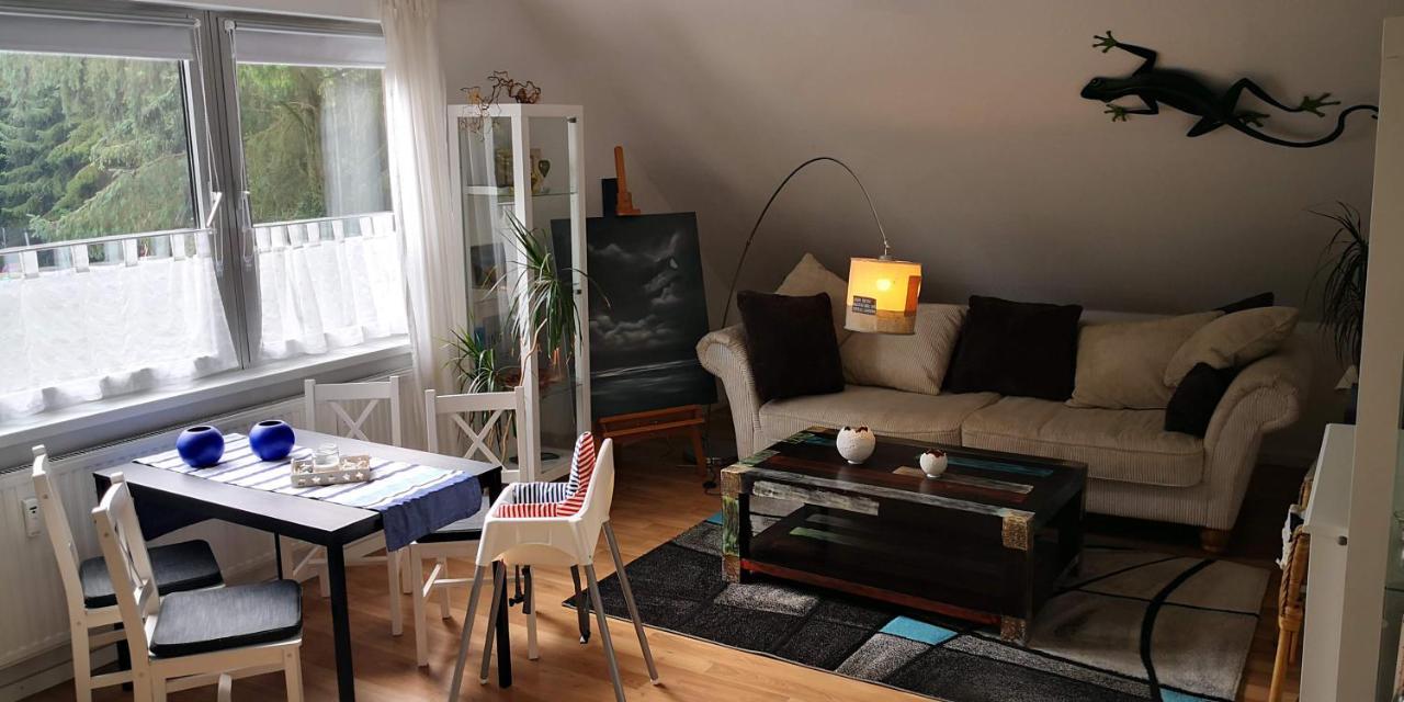 Kuenstler Ferienwohnung 3 Zimmer Kueche Bad Zentrale Lage Wulsbuttel ภายนอก รูปภาพ