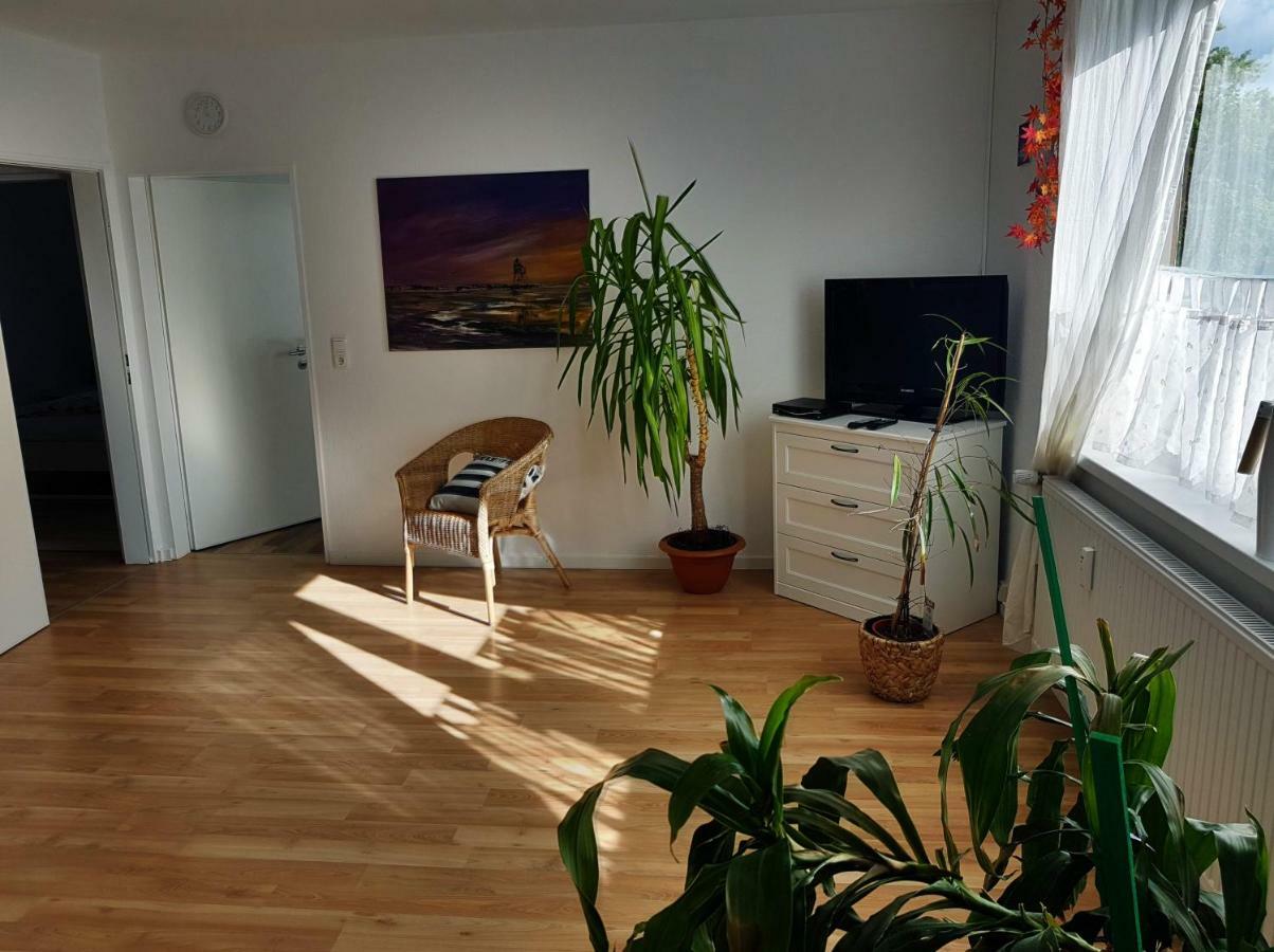 Kuenstler Ferienwohnung 3 Zimmer Kueche Bad Zentrale Lage Wulsbuttel ภายนอก รูปภาพ
