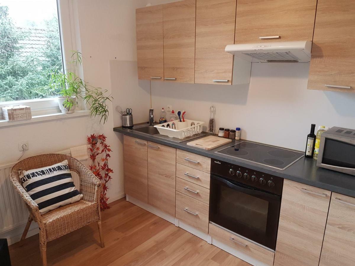 Kuenstler Ferienwohnung 3 Zimmer Kueche Bad Zentrale Lage Wulsbuttel ภายนอก รูปภาพ